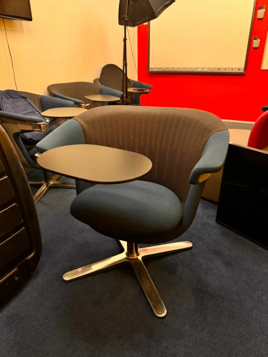 Steelcase i2i Lounge Swivel Chairs - Image 1