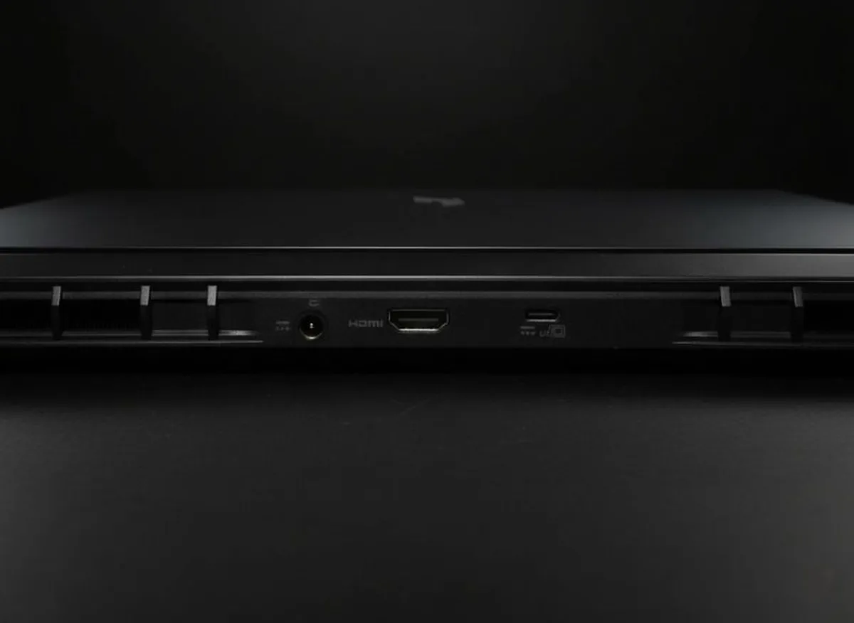 Powerful Gaming Laptop Ryzen 7 GeForce RTX 4060 - Image 4