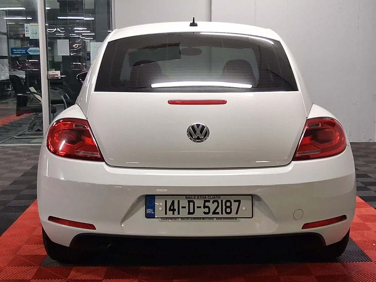 2014 Volkswagen Beetle **AUTOMATIC** - Image 4