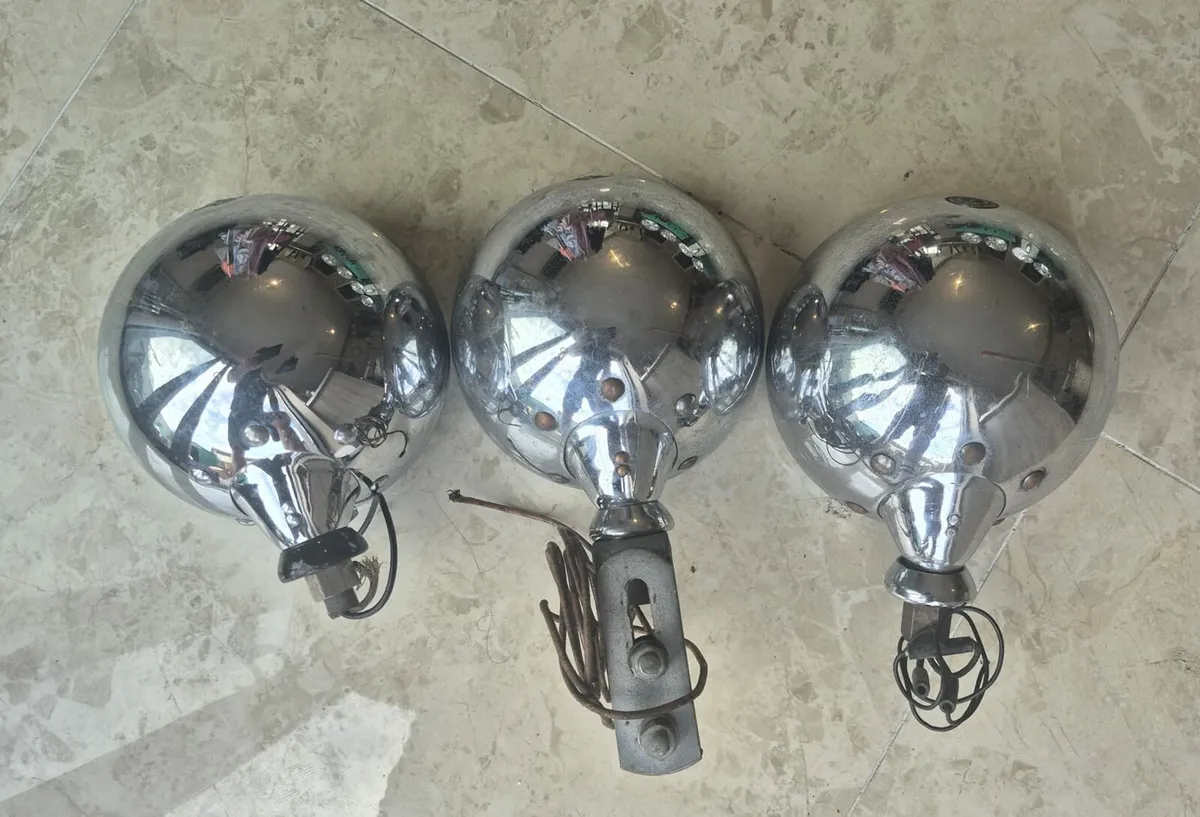 VINTAGE MARCHAL 3 SPOT FOG LAMPS GOOD CONDITION
DU - Image 2