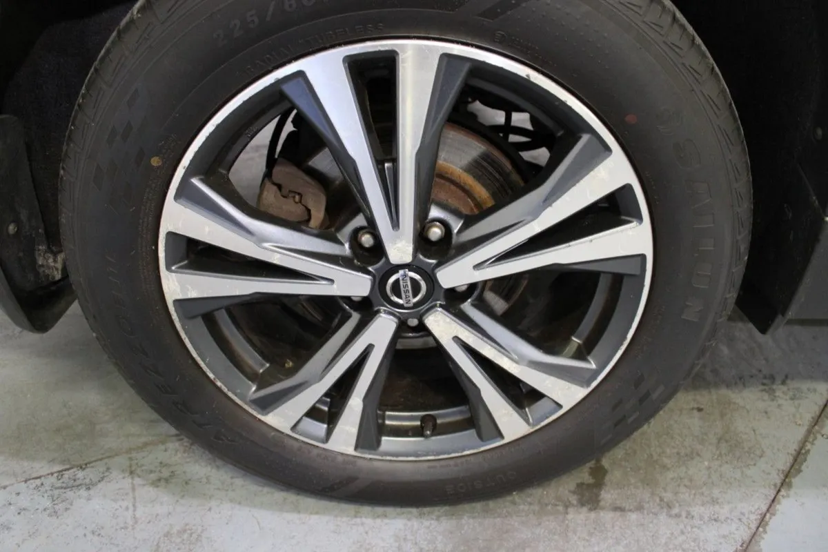 Nissan X-Trail 1.6 DSL SV Premium 7 Seat - Image 3