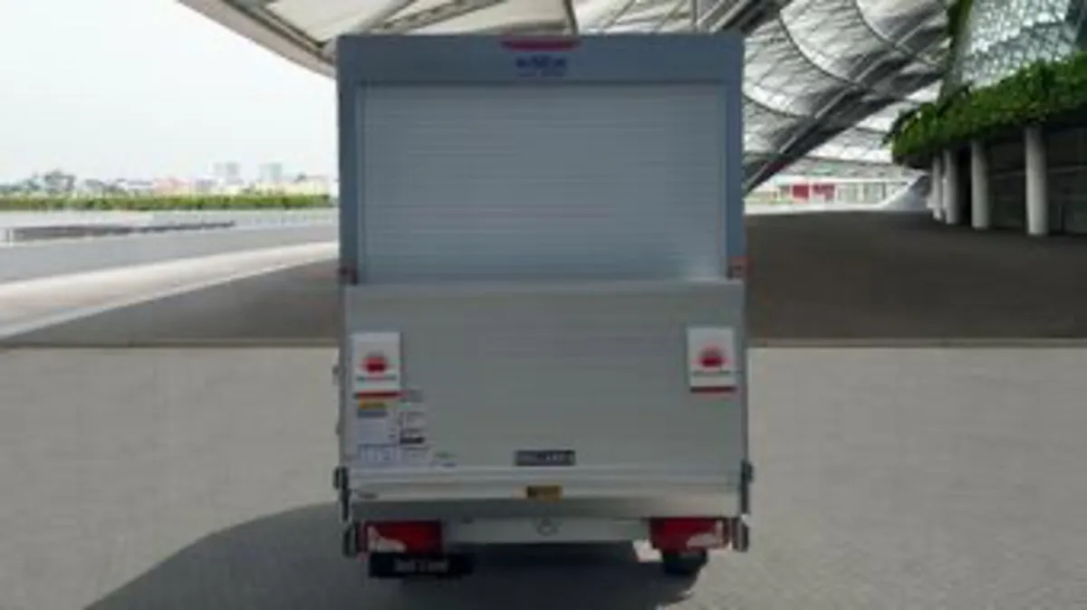 2025 / 26 Sprinter Curtainside body with Tailllift - Image 4