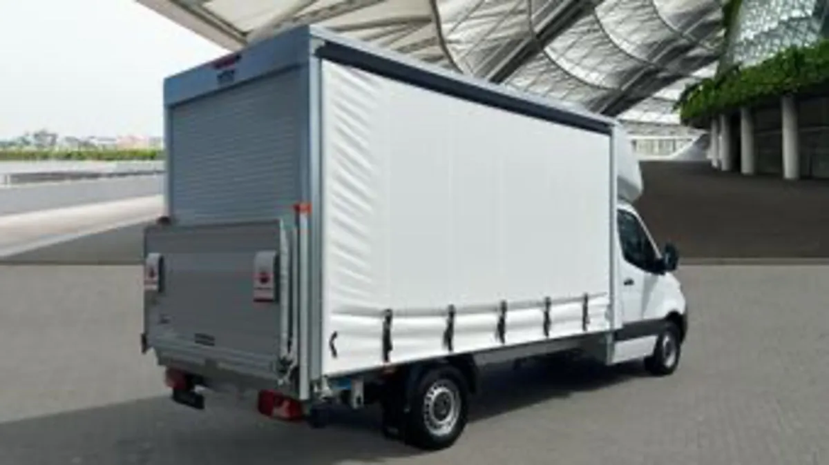 2025 / 26 Sprinter Curtainside body with Tailllift - Image 3