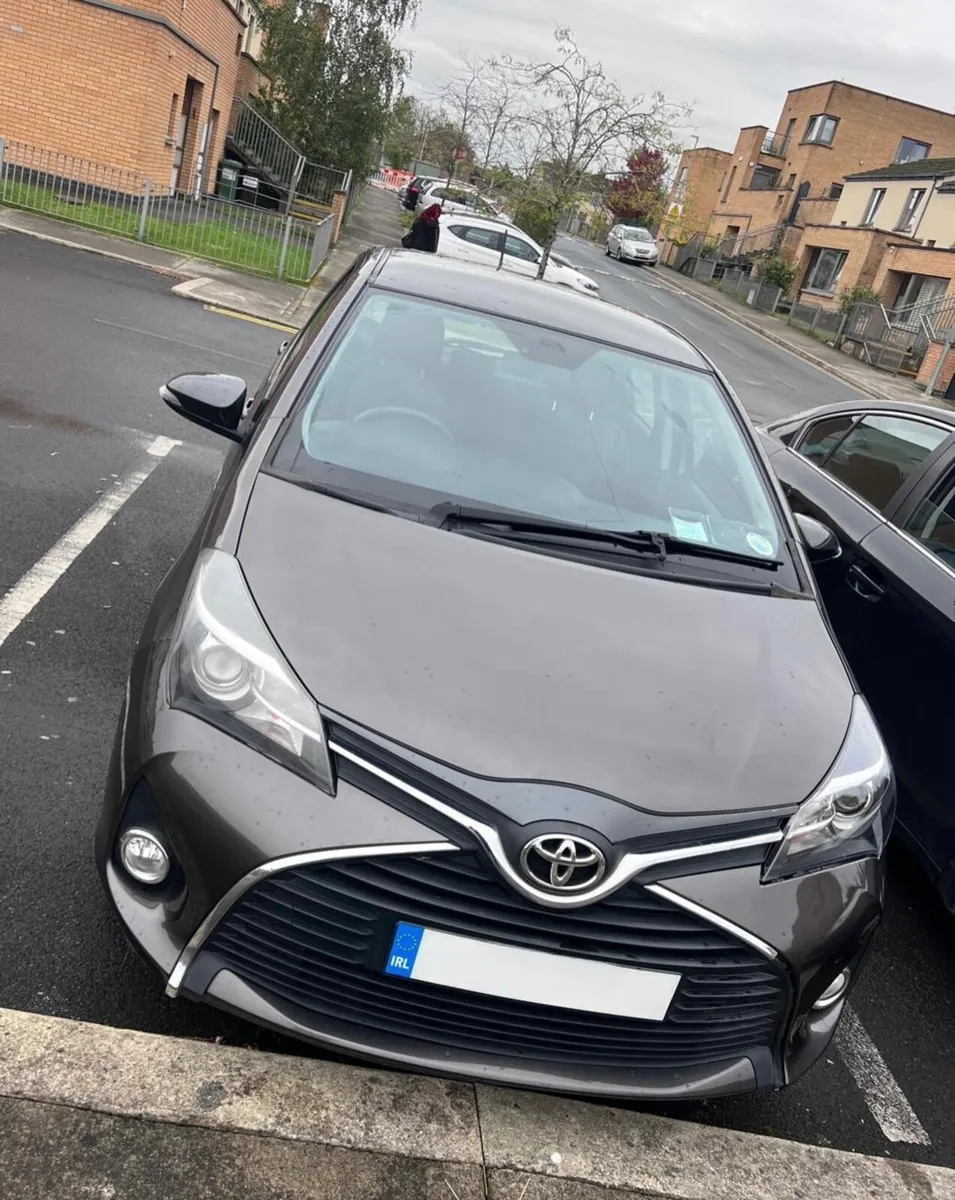 Toyota Yaris 2015 - Image 2