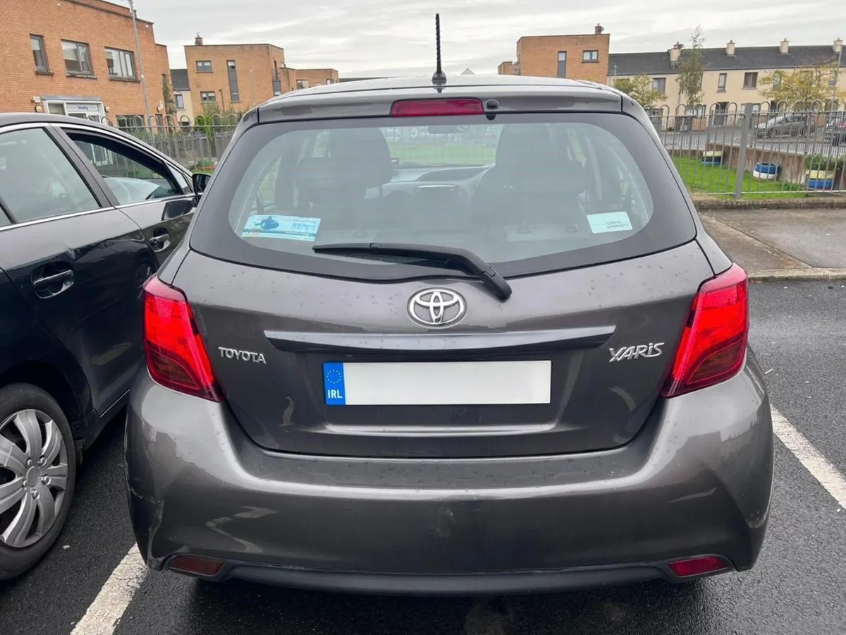 Toyota Yaris 2015 - Image 4