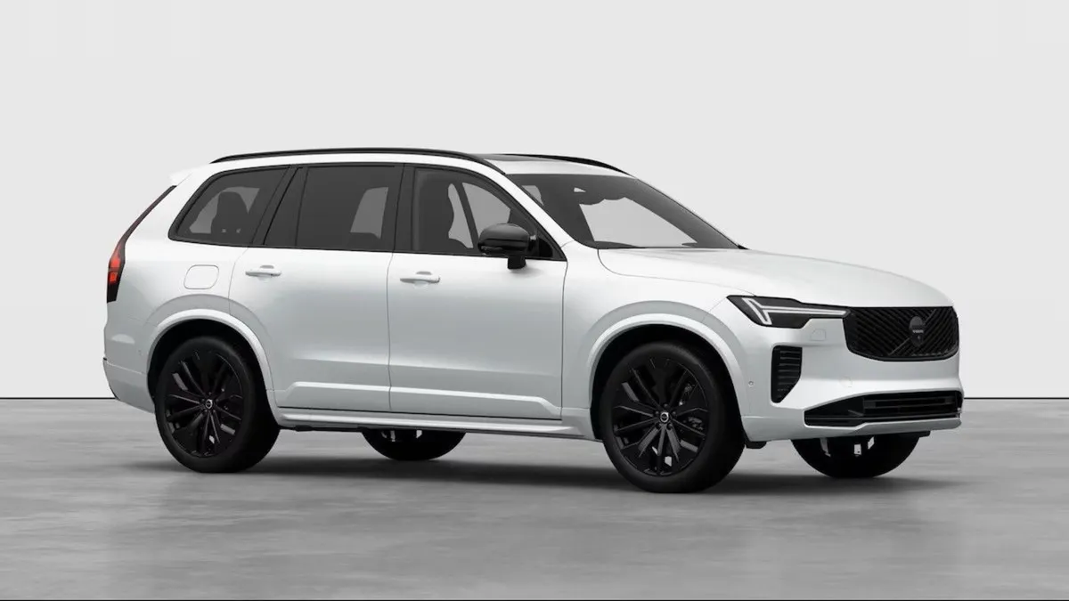 Volvo XC90 Sparkling White Xc60 Plus Black Edition - Image 2