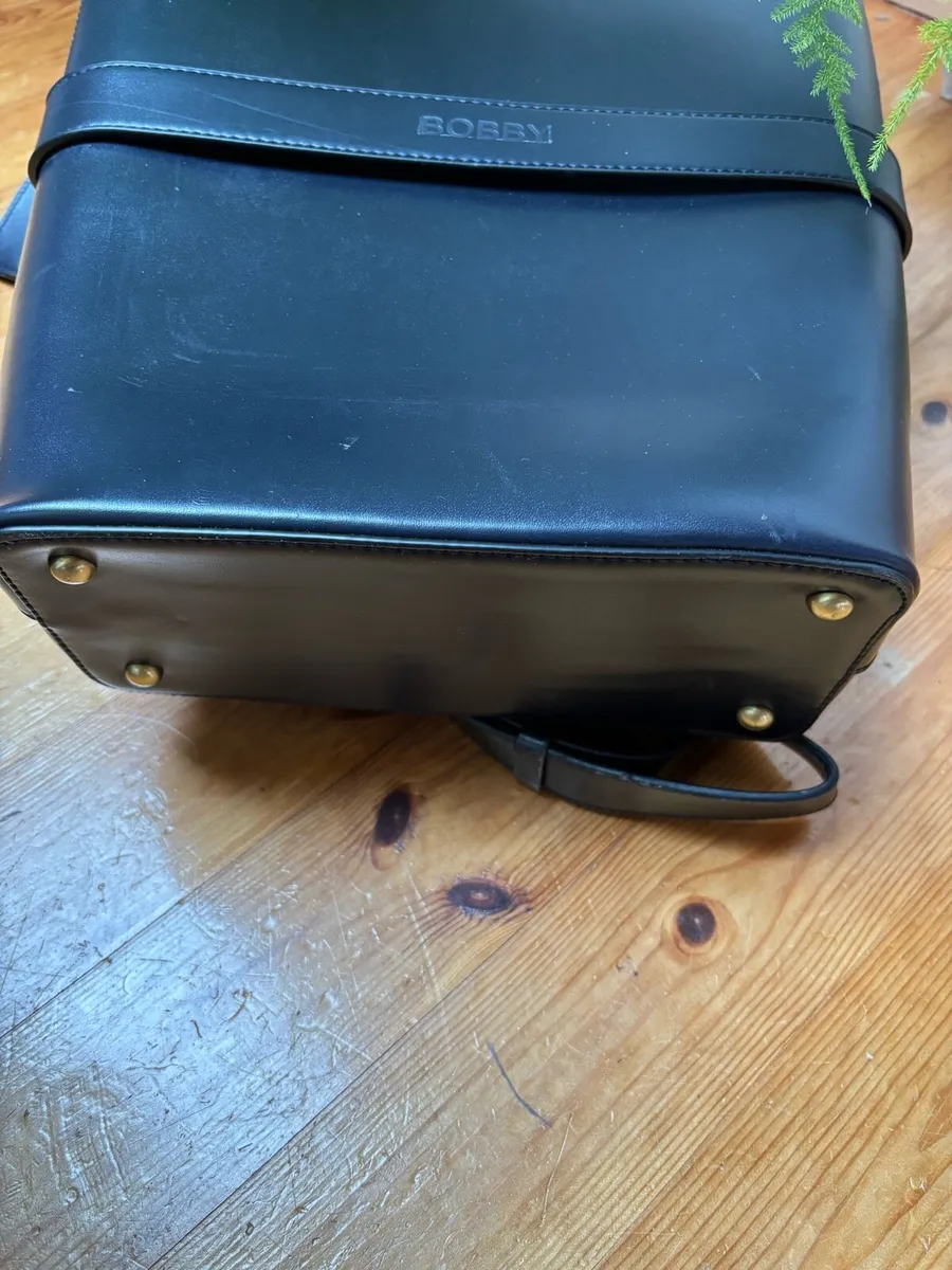 Back pack business style in black leather - Image 3