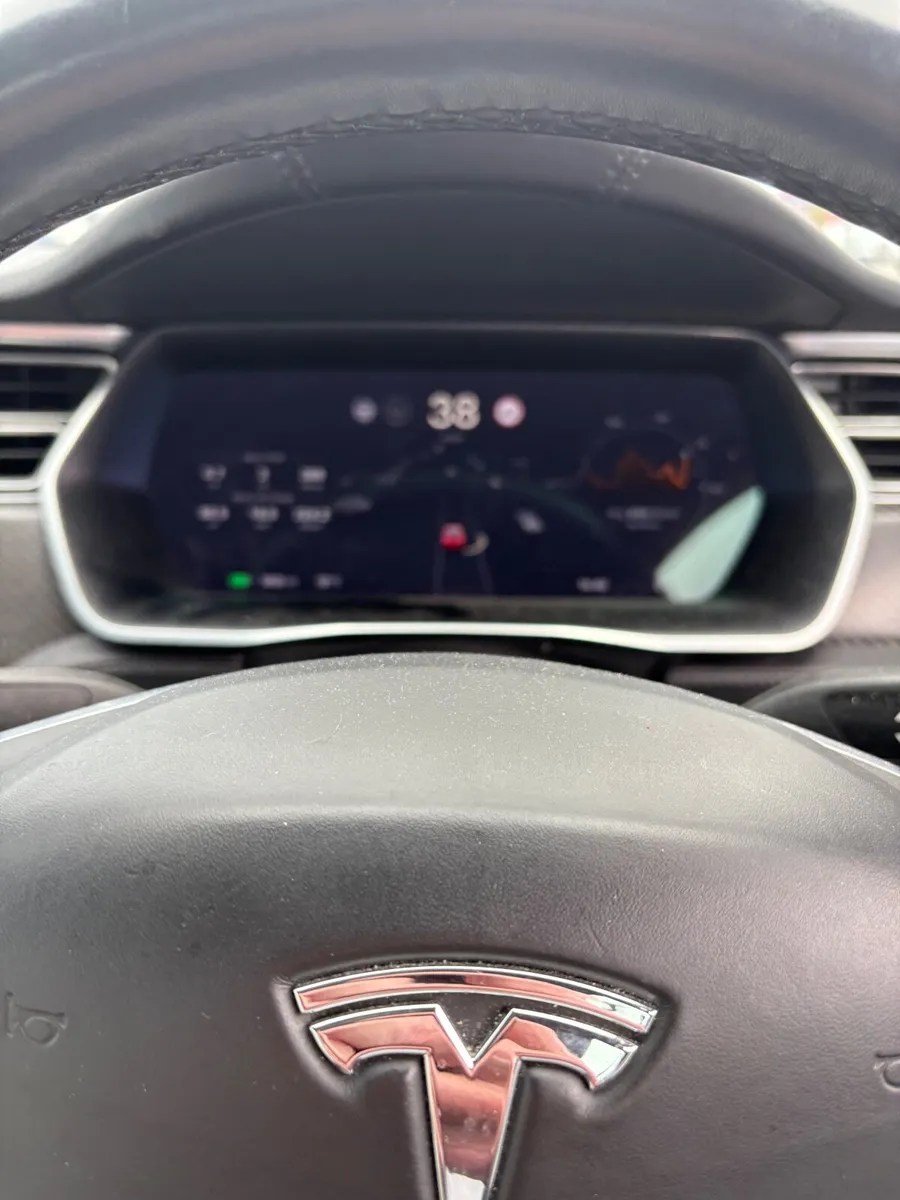Tesla Model S 2018 - Image 2