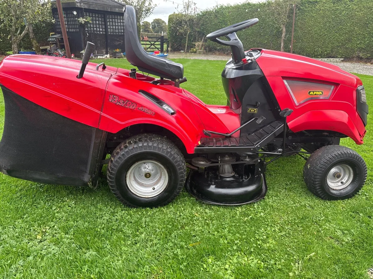 Ride on mower - Image 1