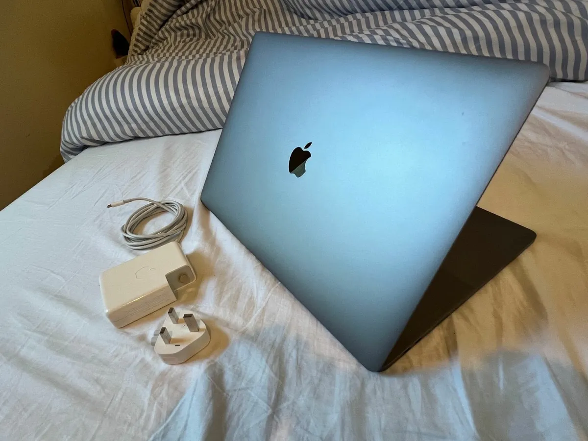 Beast Macbook 16 i9 64gb 2TB  4GB GPU - Image 3