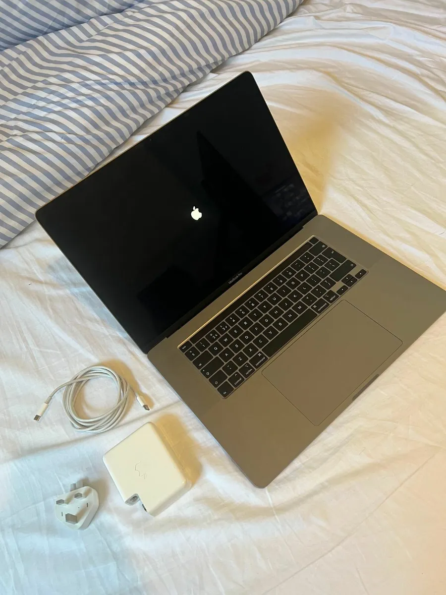 Beast Macbook 16 i9 64gb 2TB  4GB GPU - Image 4