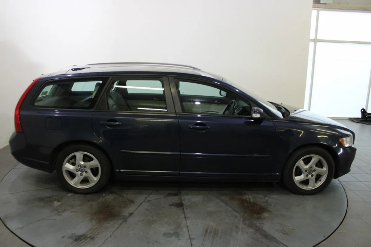 Volvo V50 1.6 SE 4DR - Image 3