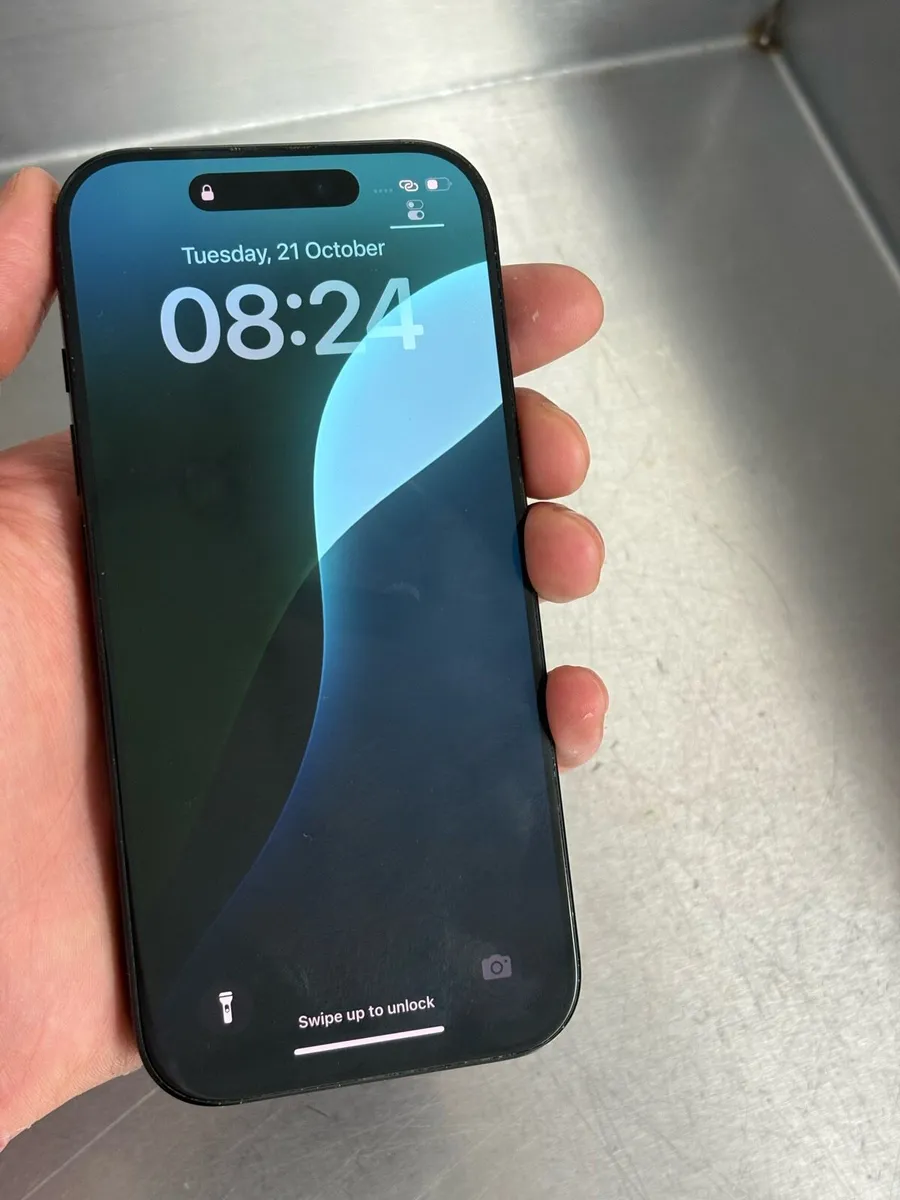 iPhone 16 pro - Image 2