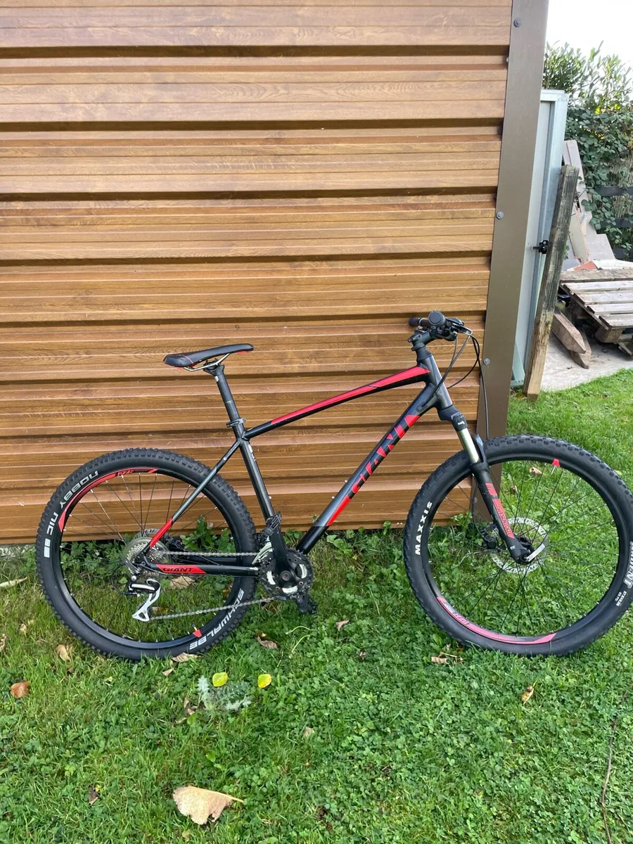 Giant Talon 3 Mountain Bike - Image 1