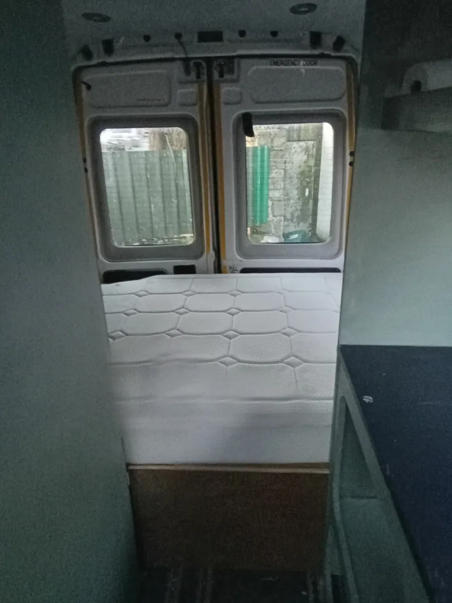 camper van - Image 4