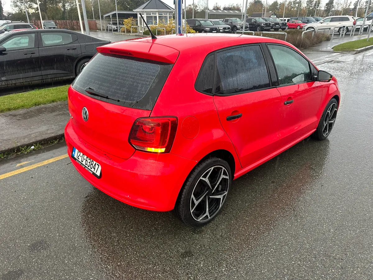 12 Volkswagen POLO 1.2 Manual - Image 2