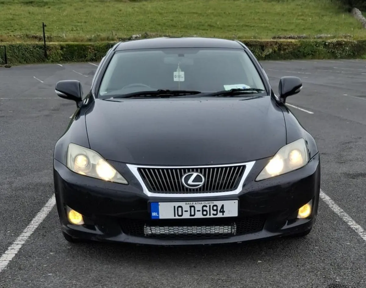 Lexus IS 2010 - Image 2