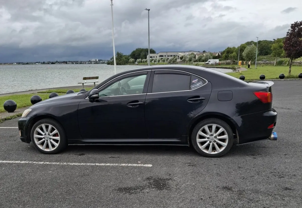 Lexus IS 2010 - Image 4