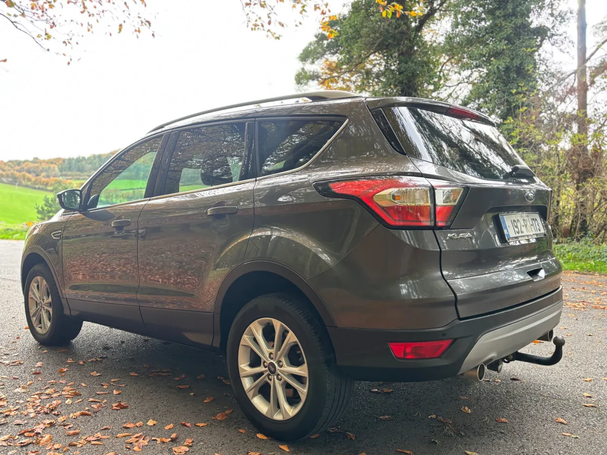 ⭐️STUNNING! 2019 Ford Kuga TITANIUM 4X4 - Image 3