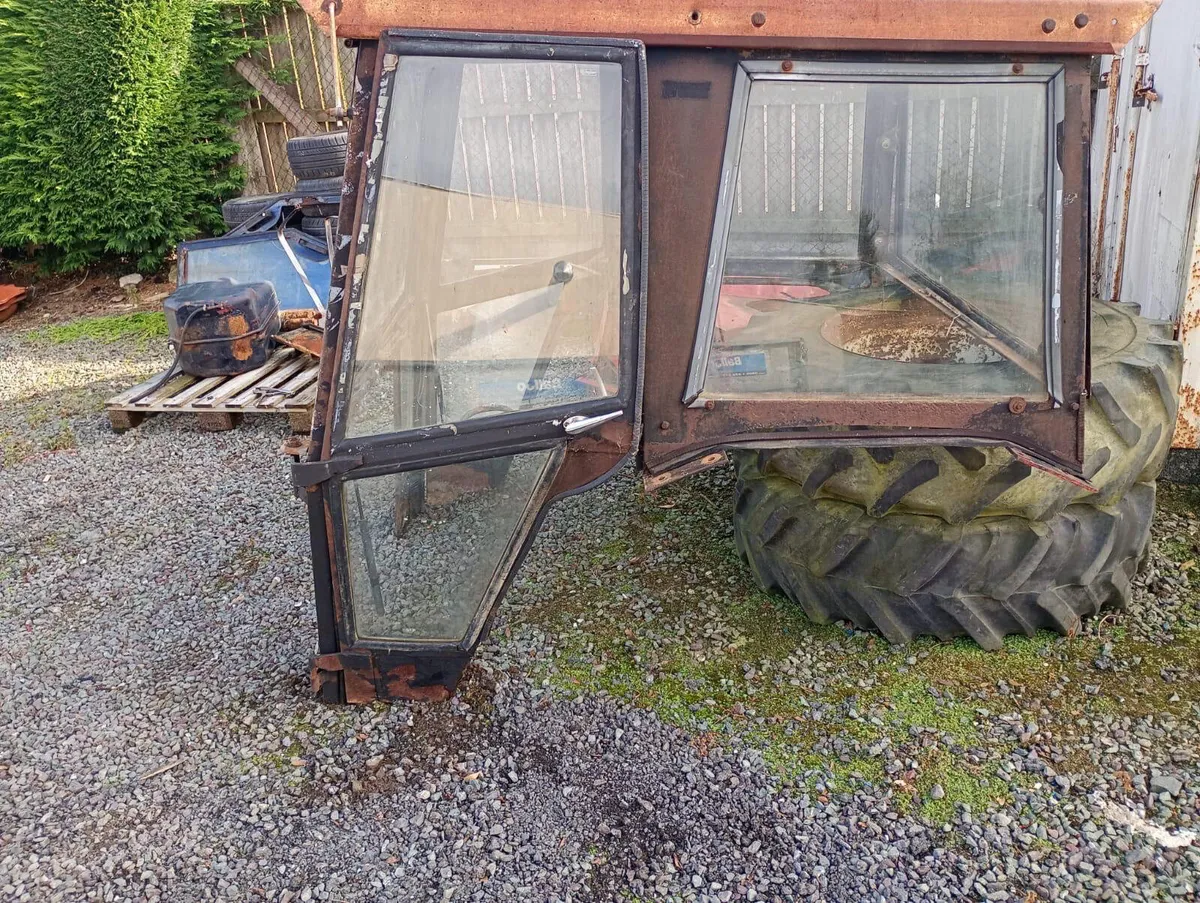 European Safety Cab to suit MF, Ford, Fiat, DB - Image 4