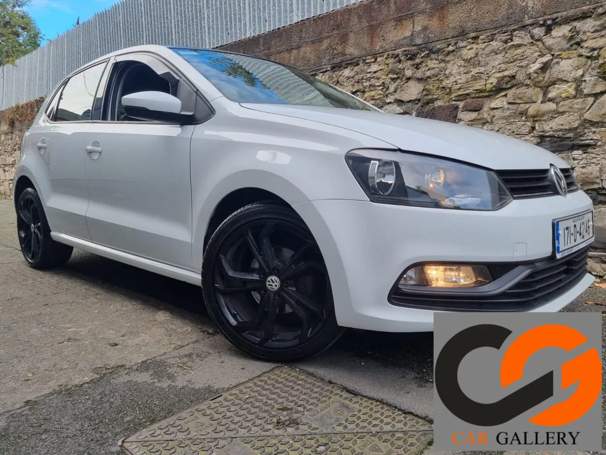 2017 Volkswagen Polo Panaromic Roof - Image 1
