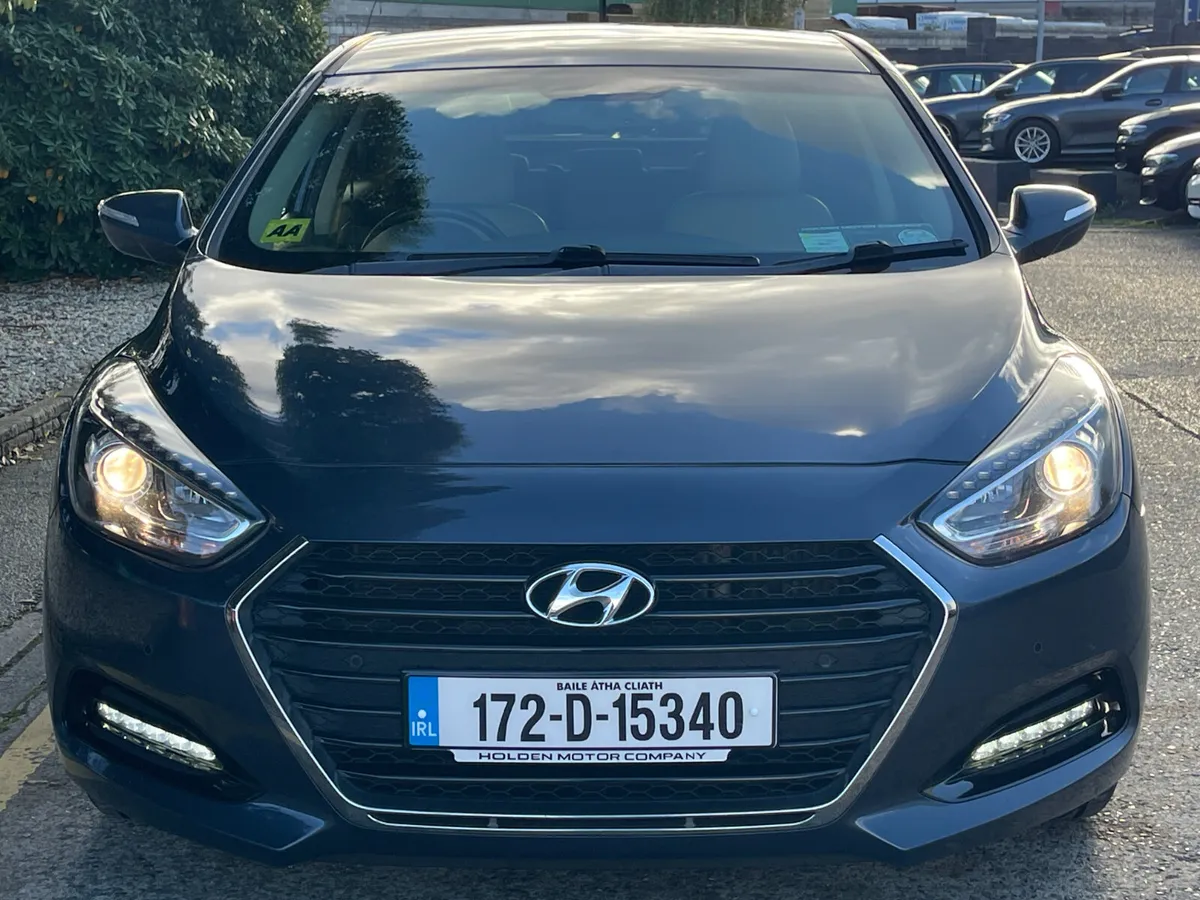 2017 Hyundai i40..APPLE CARPLAY..REAR CAMERA - Image 4