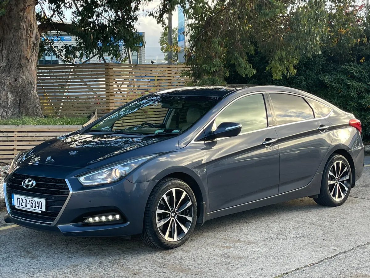 2017 Hyundai i40..APPLE CARPLAY..REAR CAMERA - Image 3