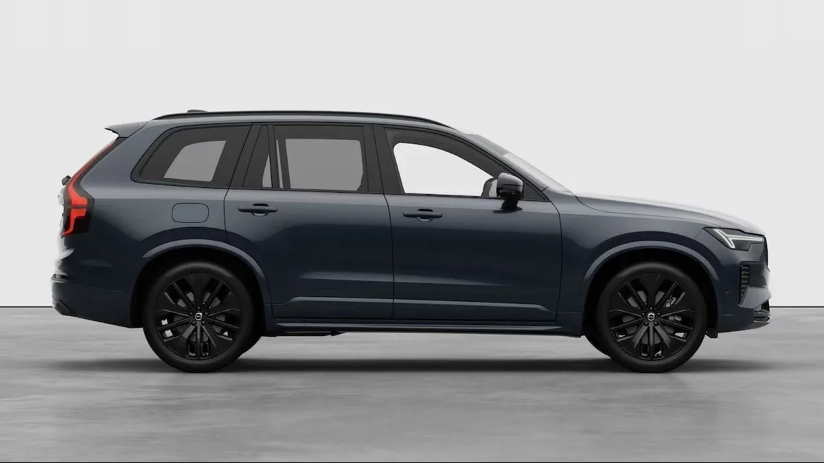 Volvo XC90 Denim Blue Xc90 Ultra Black Edition - Image 3
