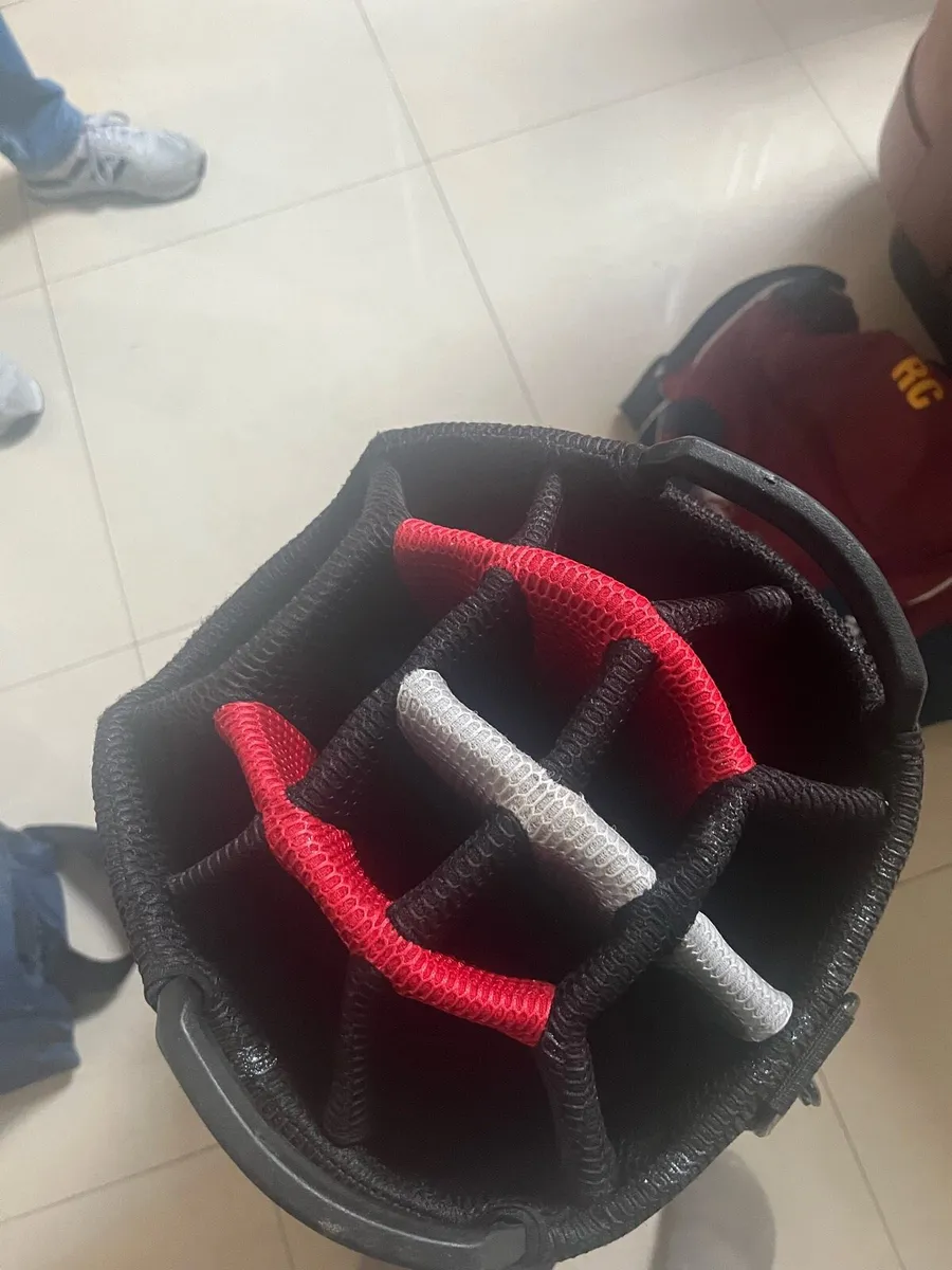 Titleist golf bag - Image 1