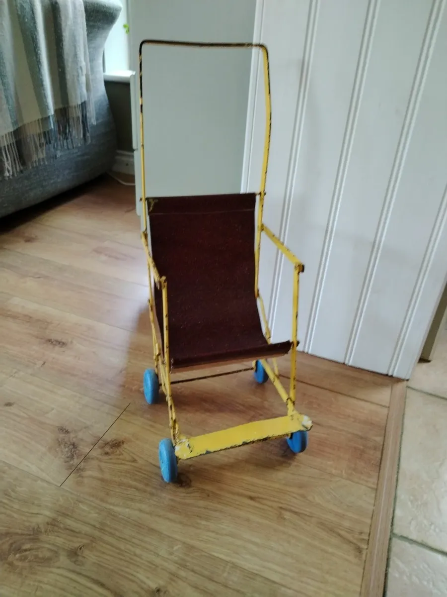 Dolls vintage buggy - Image 1