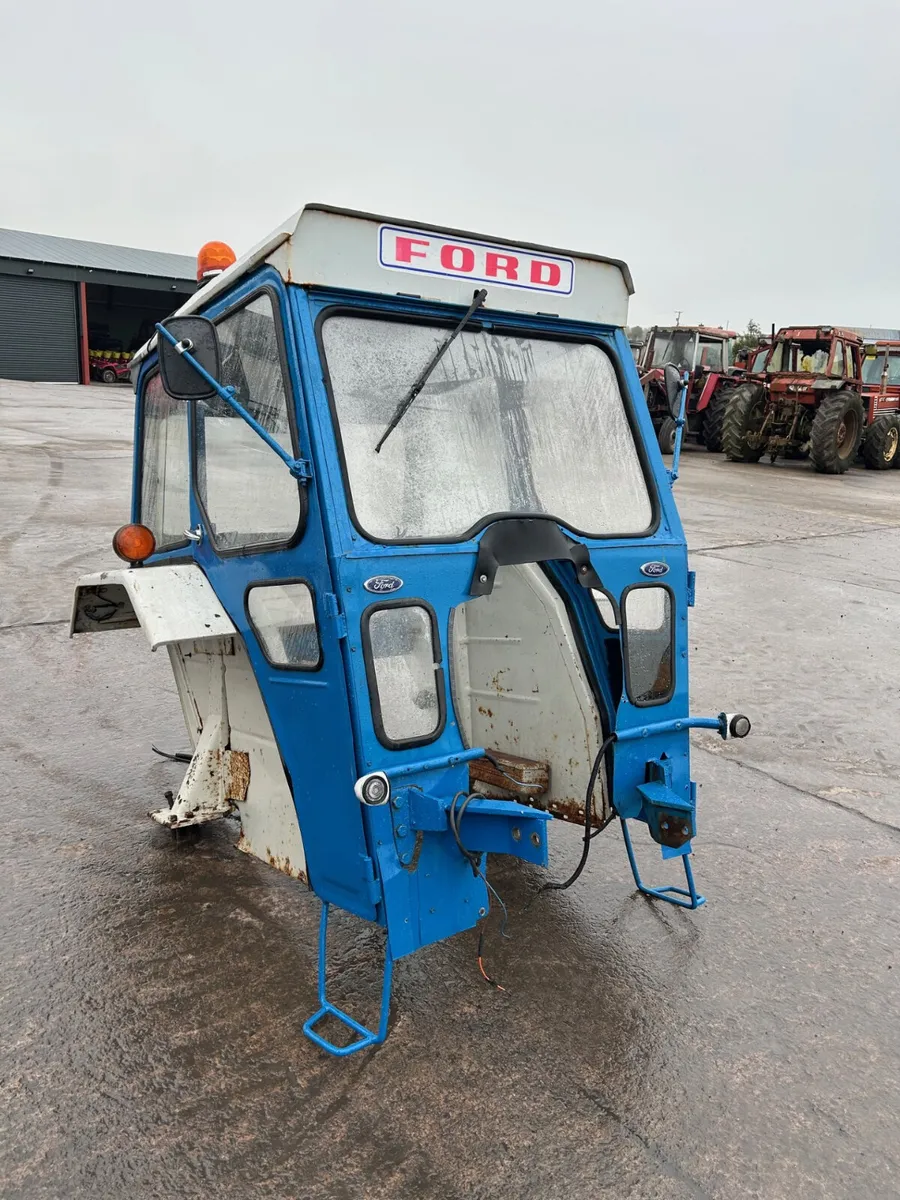 Ford 4000 / 4600 Cab - Image 1