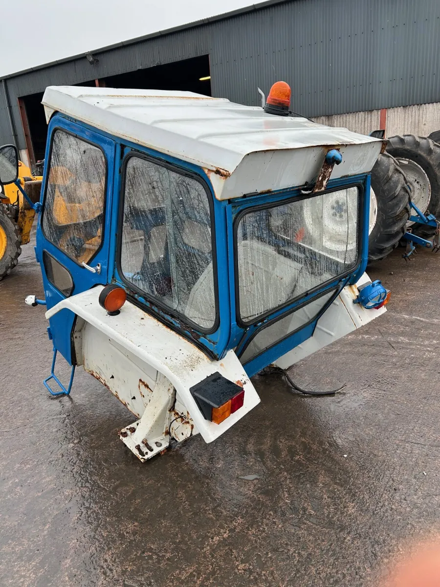 Ford 4000 / 4600 Cab - Image 4