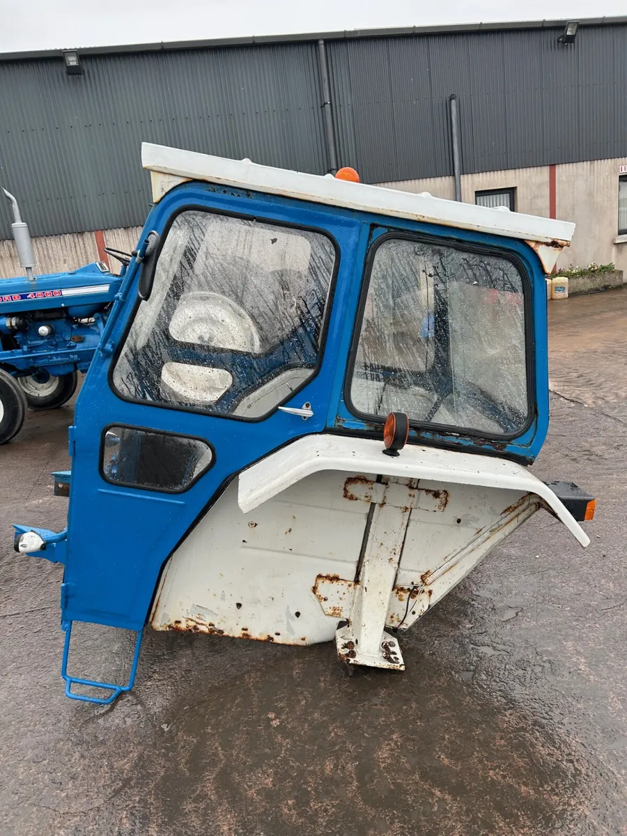 Ford 4000 / 4600 Cab - Image 3