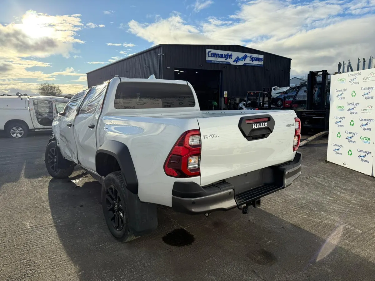 2023 TOYOYA HILUX 2.8D JUST IN FOR BREAKING - Image 4