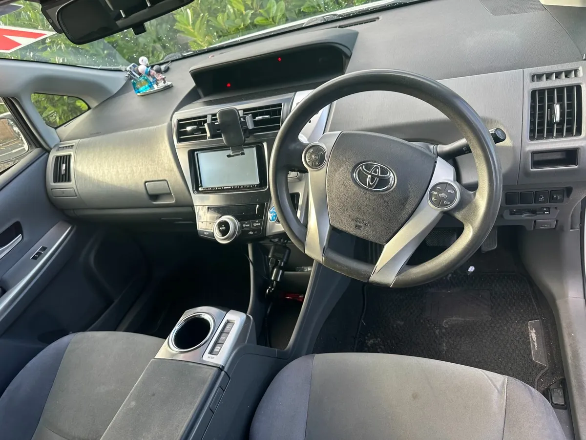 Toyota Prius 2012 - Image 2