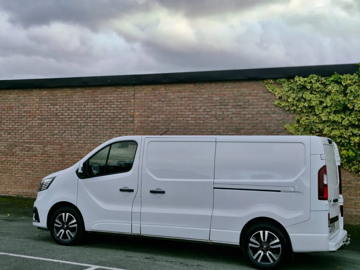 Renault Trafic 150BHP SPORT PRICE INCLUDES VAT - Image 2