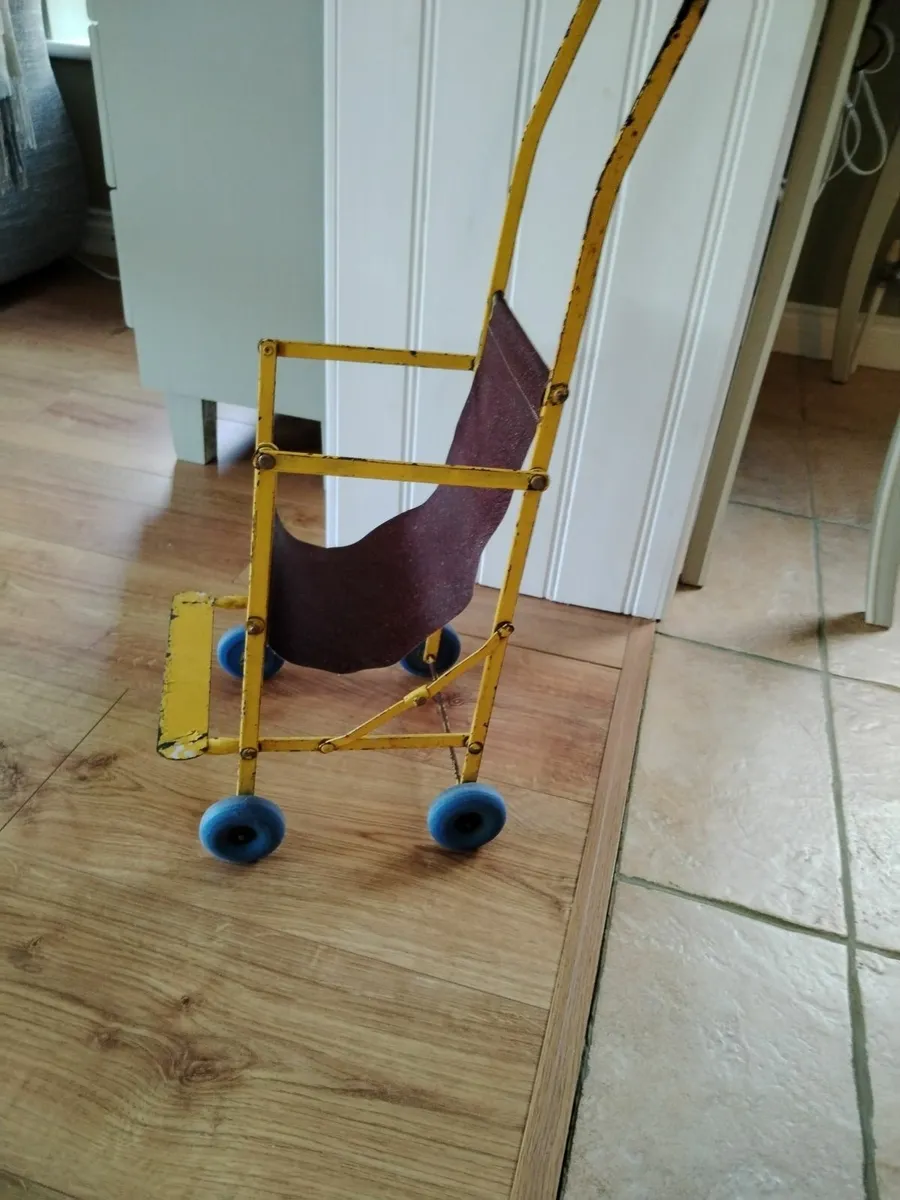 Dolls vintage buggy - Image 2
