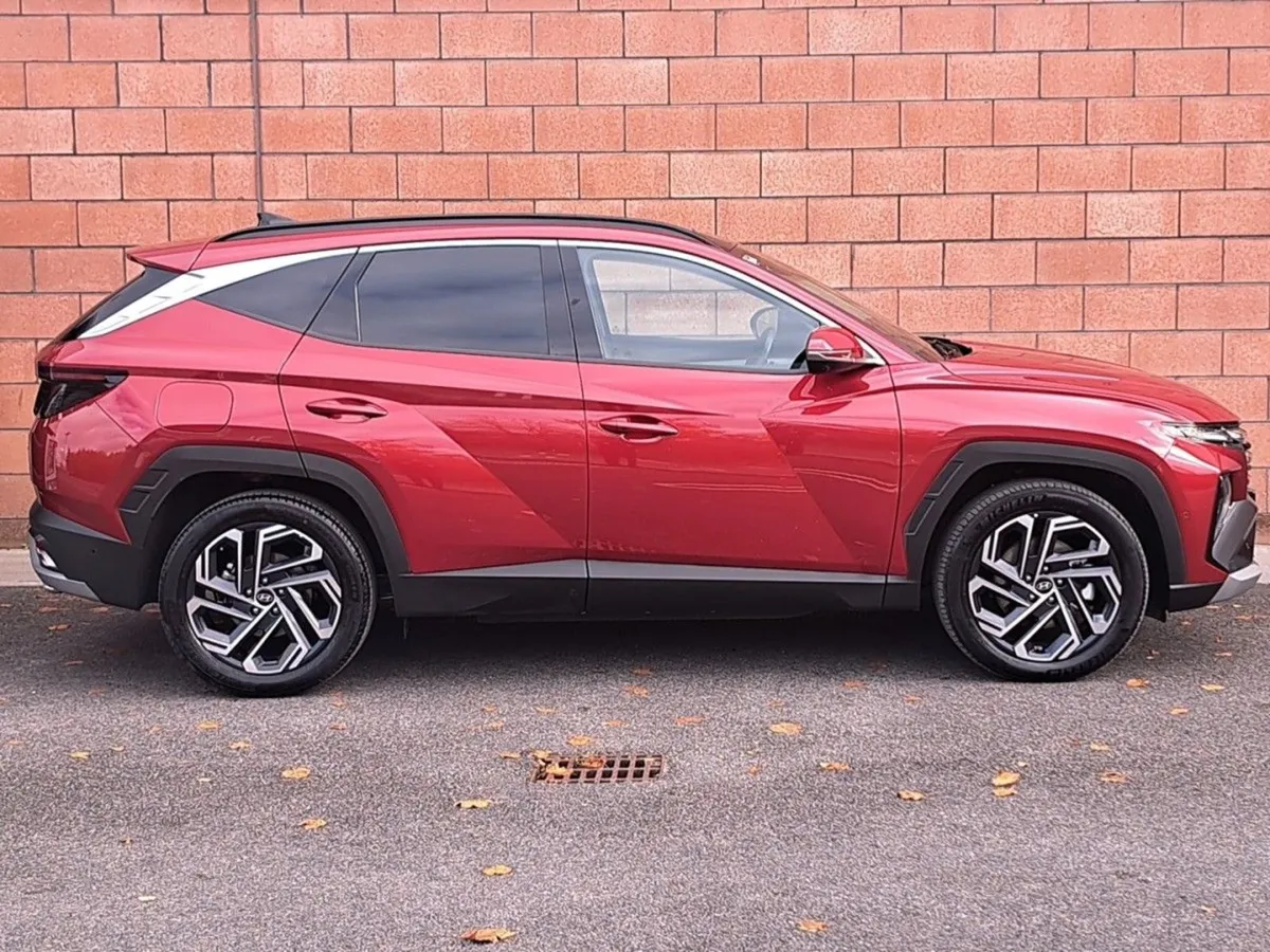Hyundai Tucson Platinum Model Plug in Hybrid Auto - Image 4