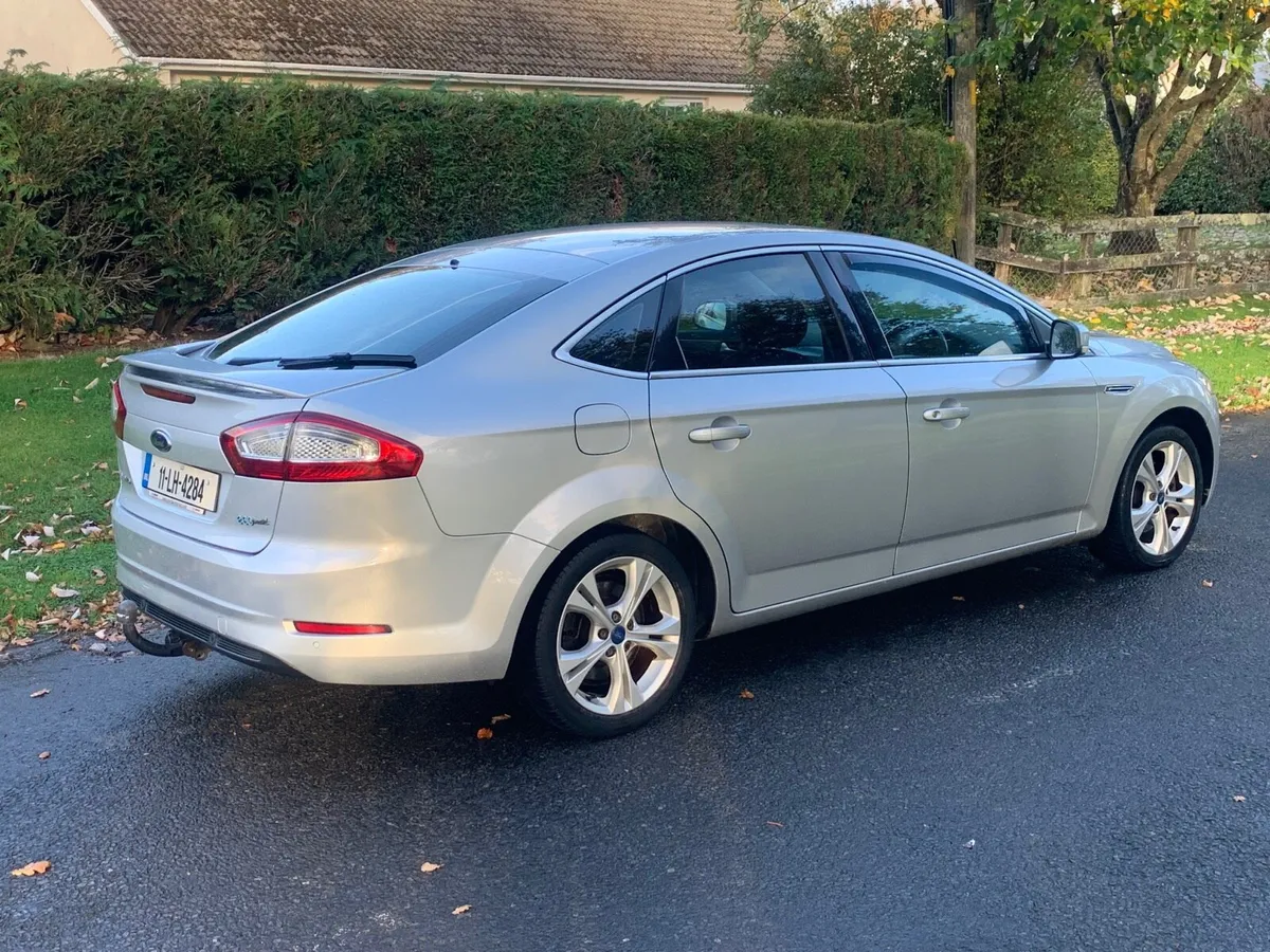 Ford Mondeo TOP SPEC NCT and Taxed - Image 3