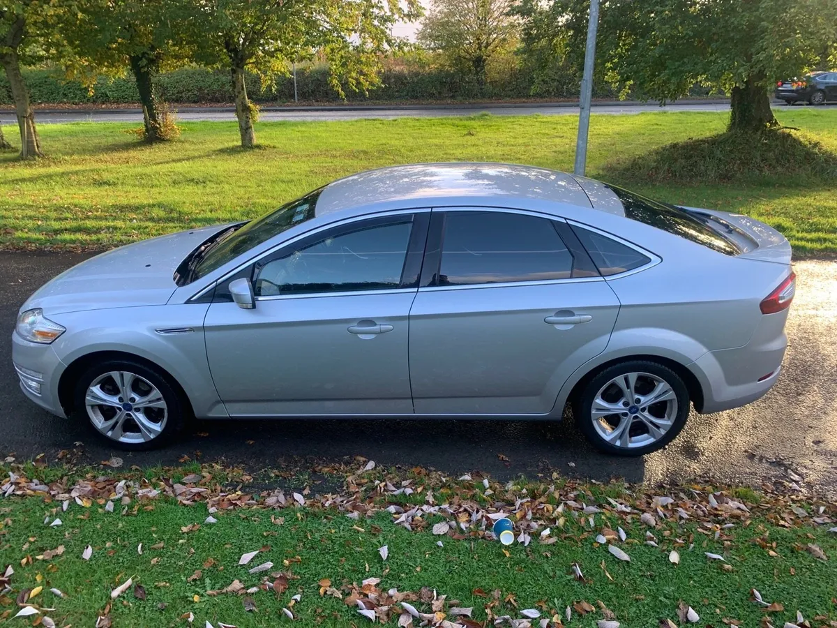 Ford Mondeo TOP SPEC NCT and Taxed - Image 4
