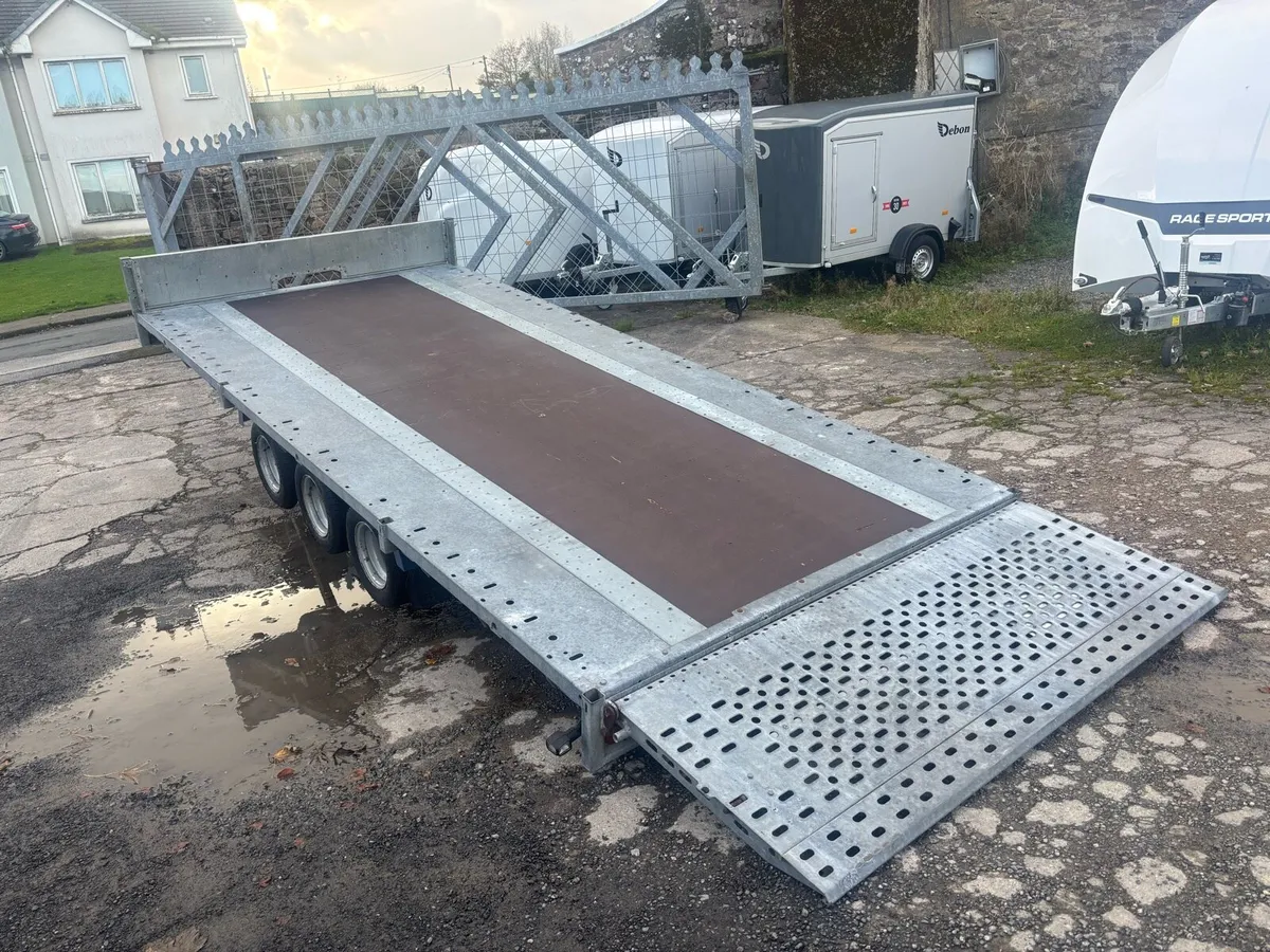 Brian James 4.5 meter 3 axle connect - Image 1