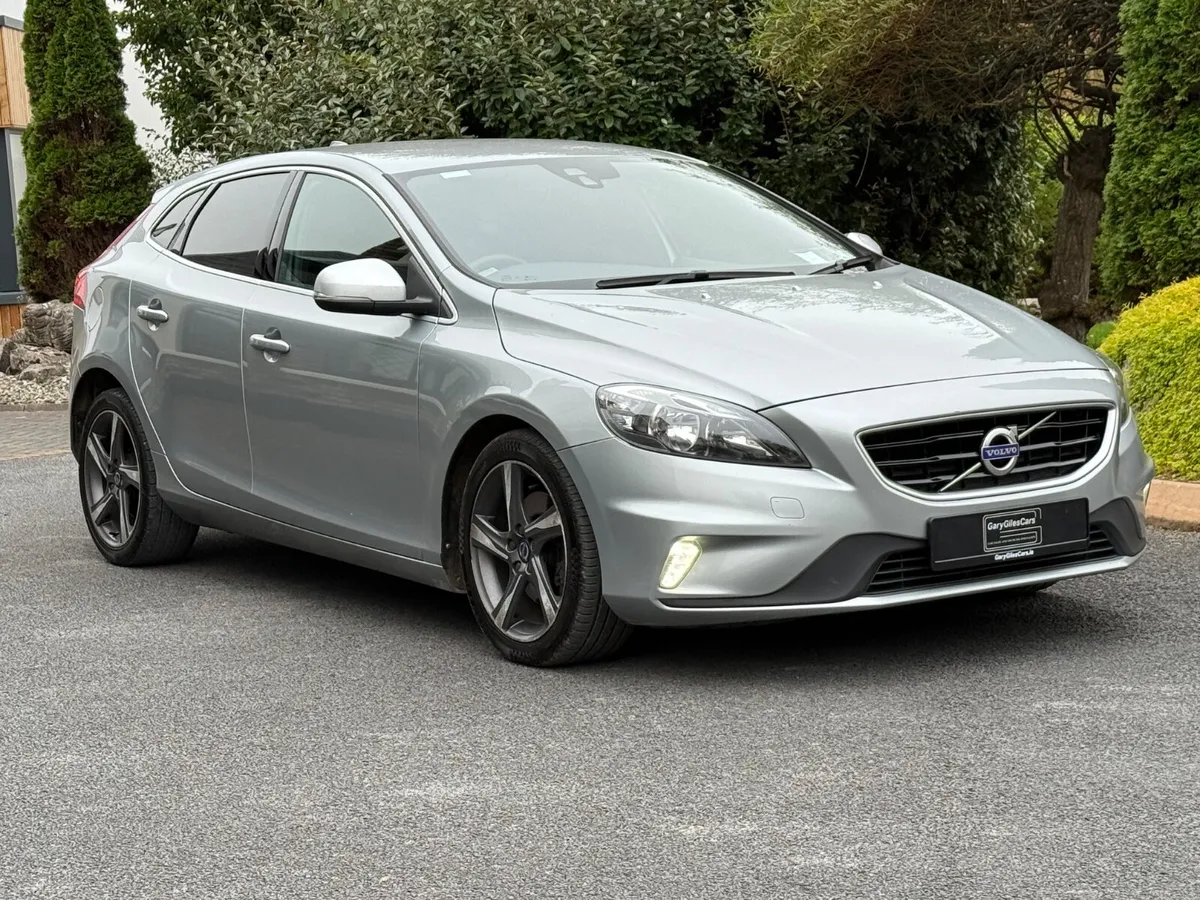 Excellent Condition 161 Volvo V40 R-Design! - Image 1