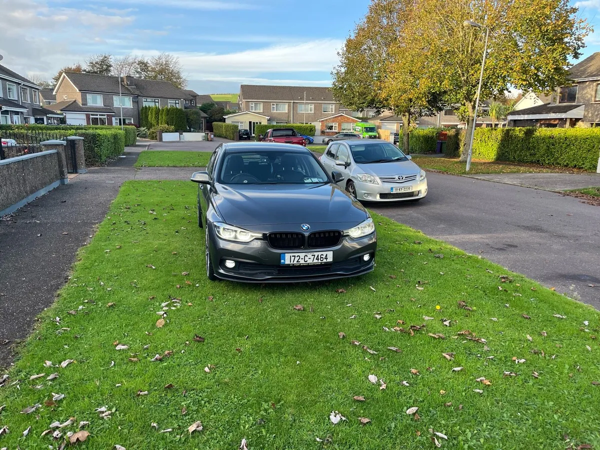 BMW 320d - Image 1