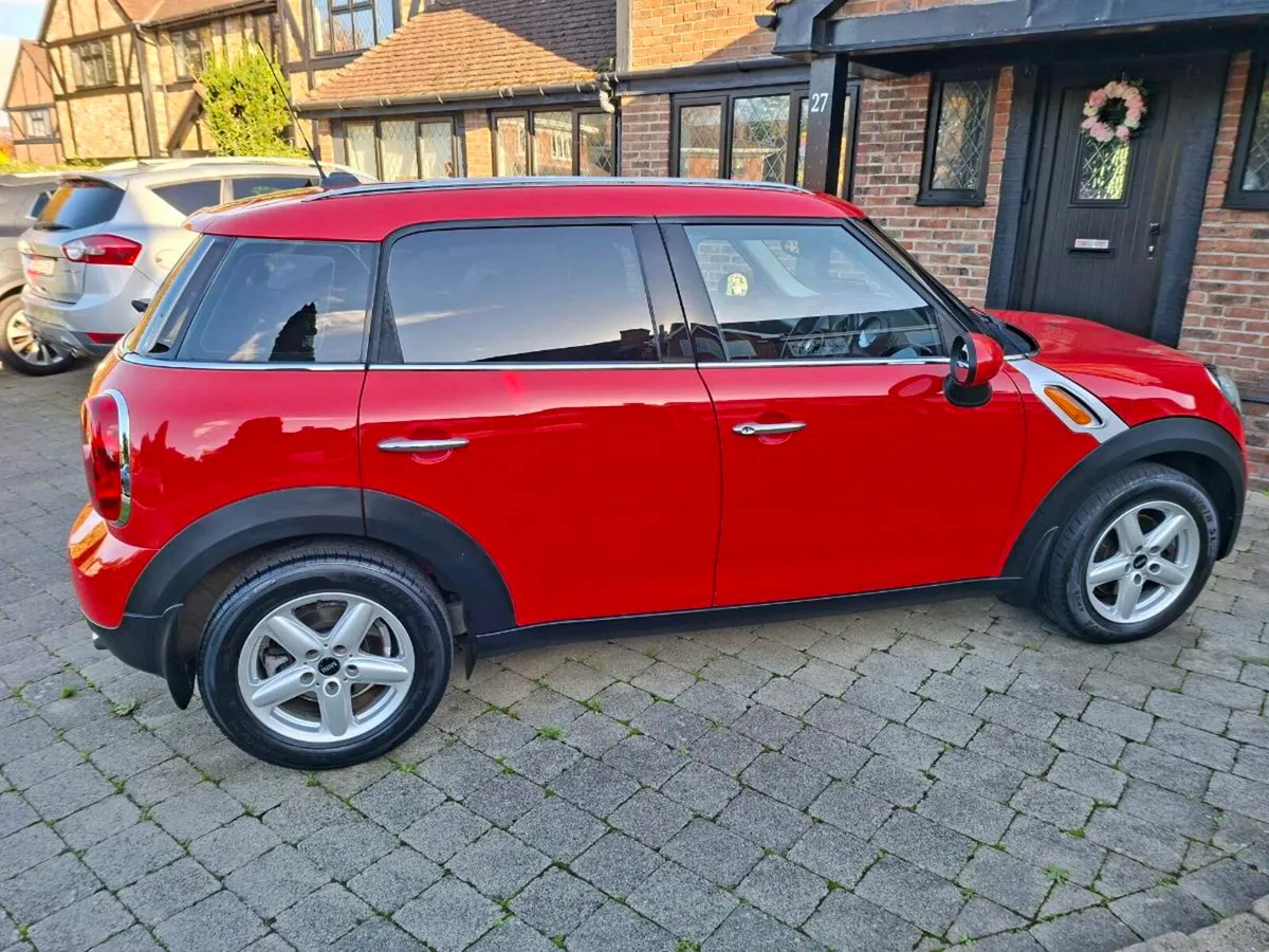 MINI ONE D ESTATE 2010 VERY CLEAN CAR - Image 2