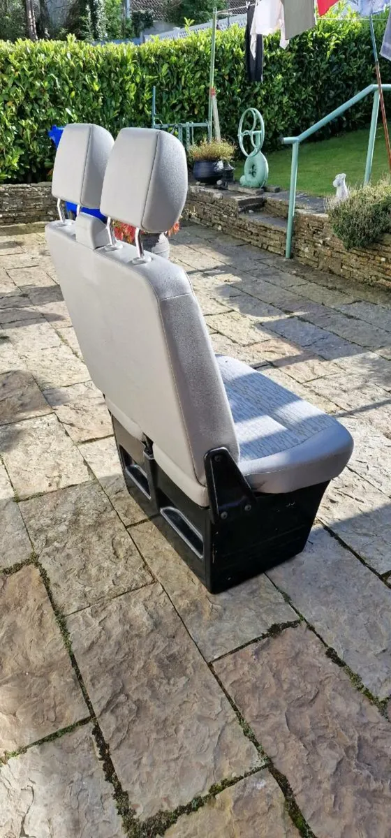 Vw transporter T5 seats - Image 3