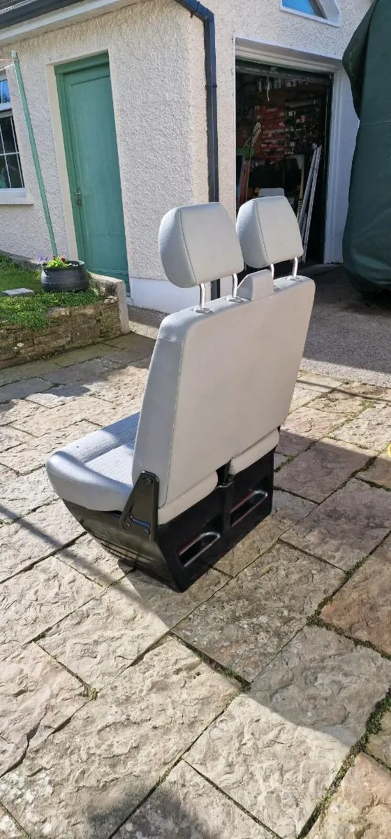 Vw transporter T5 seats - Image 4