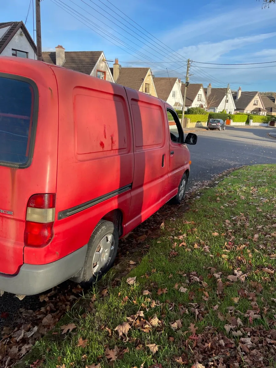 Toyota Hiace - Image 4