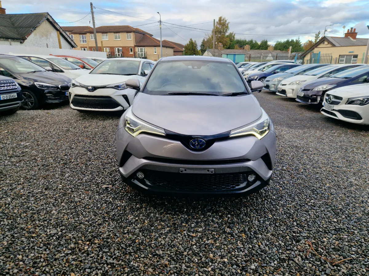 2017 Toyota C-HR G LED EDITION - Image 2