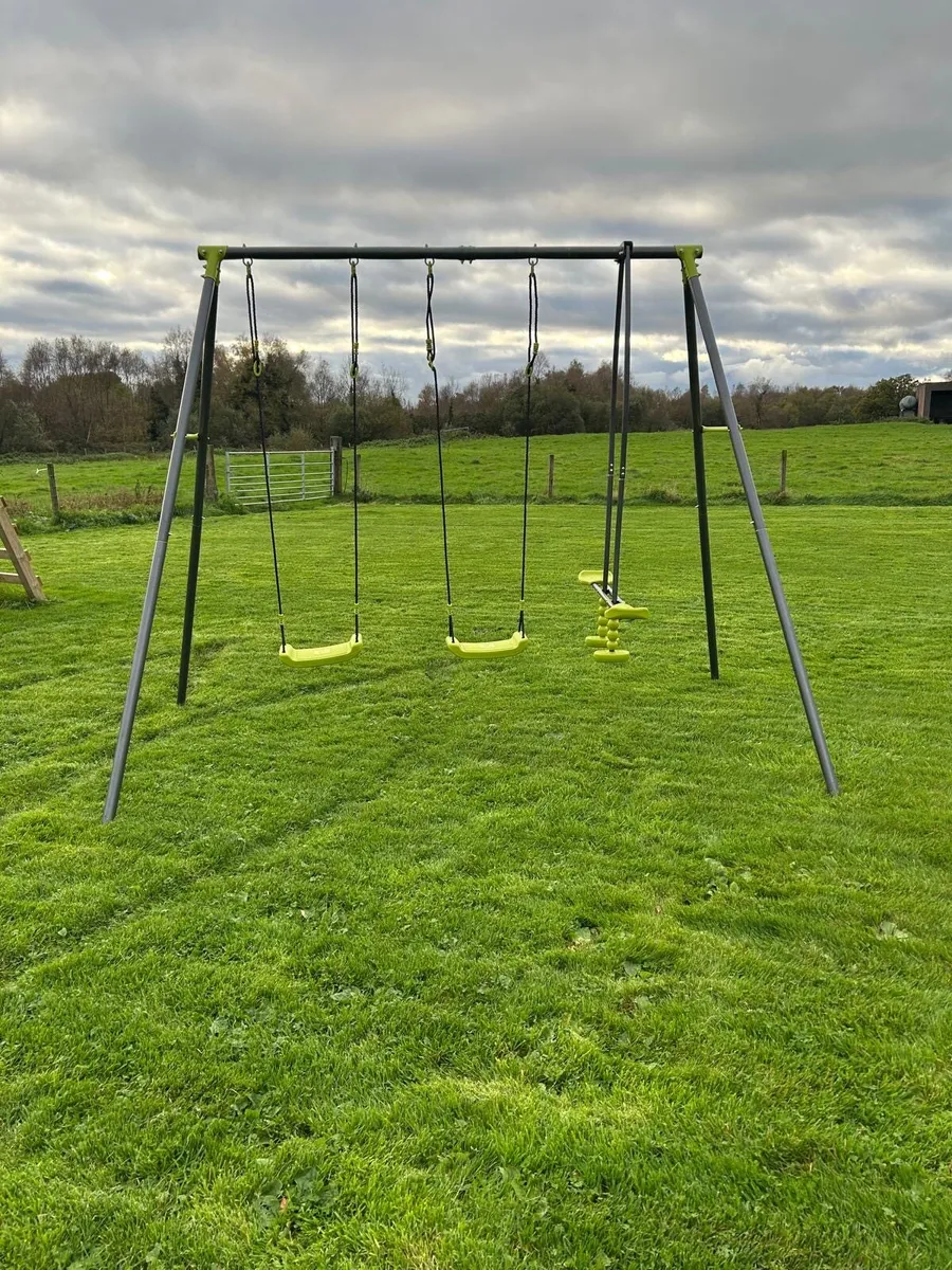 Swing set - Image 2