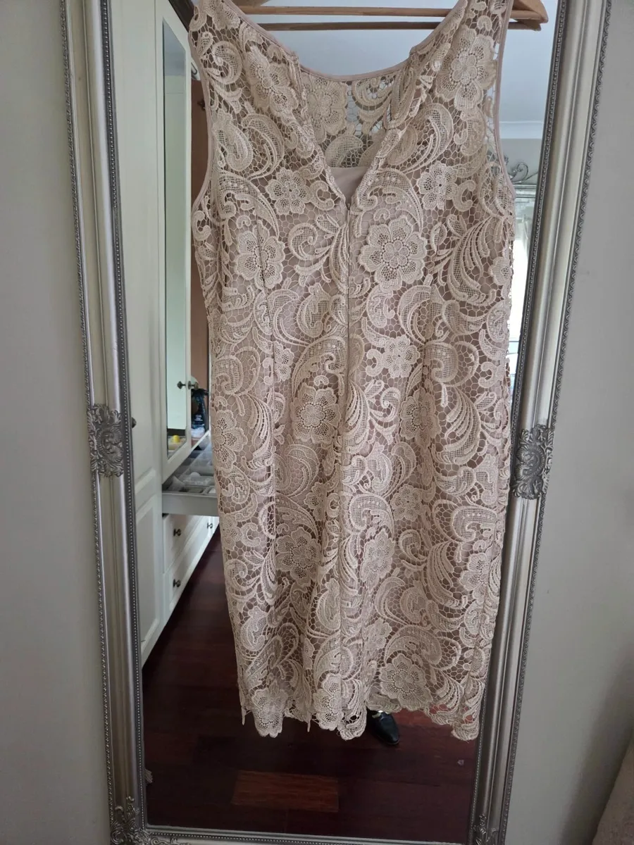 Mother of bride / groom - Image 3